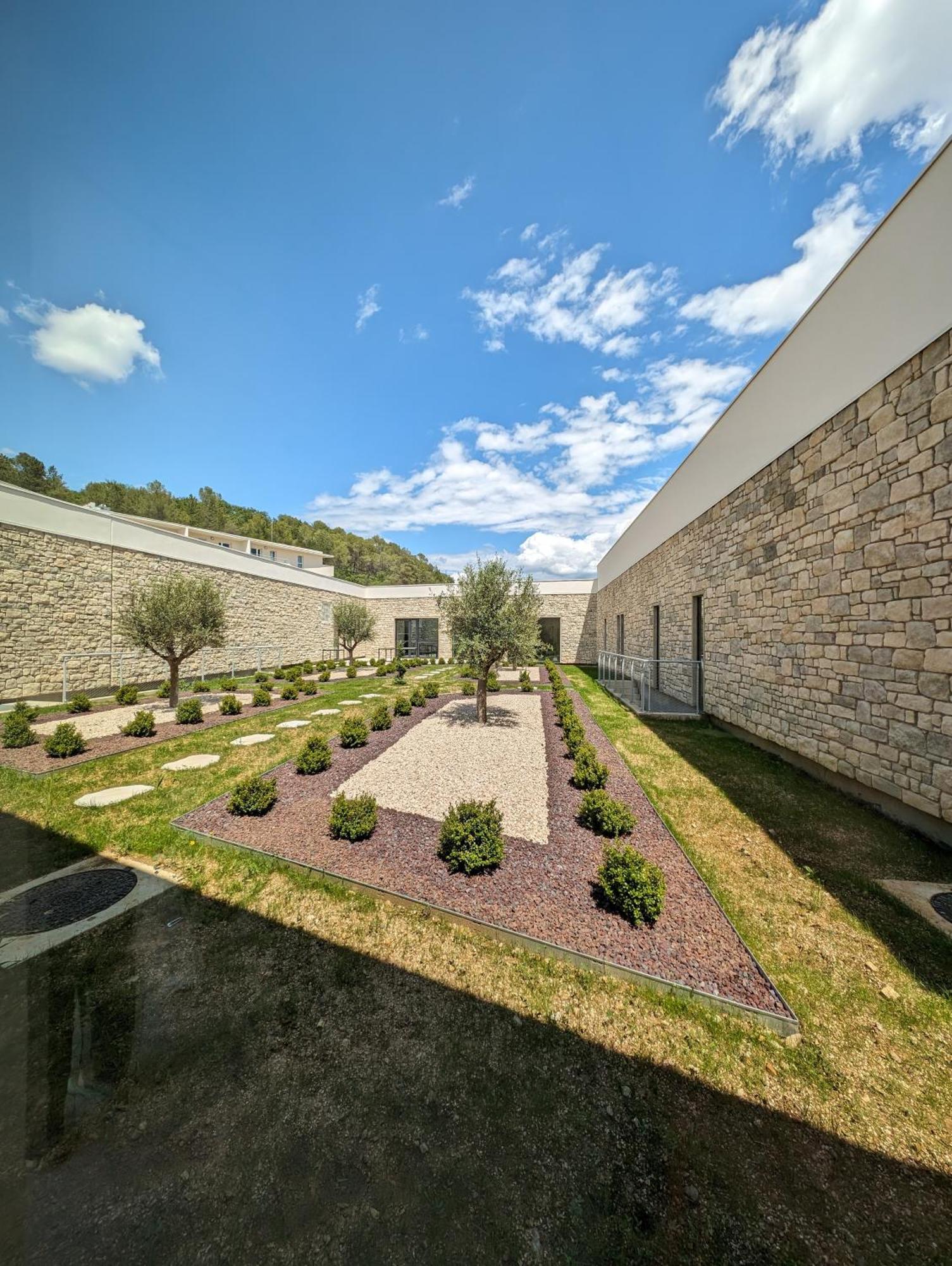 Hotel Des Thermes Des Fumades Allegre Les Fumades Exterior photo